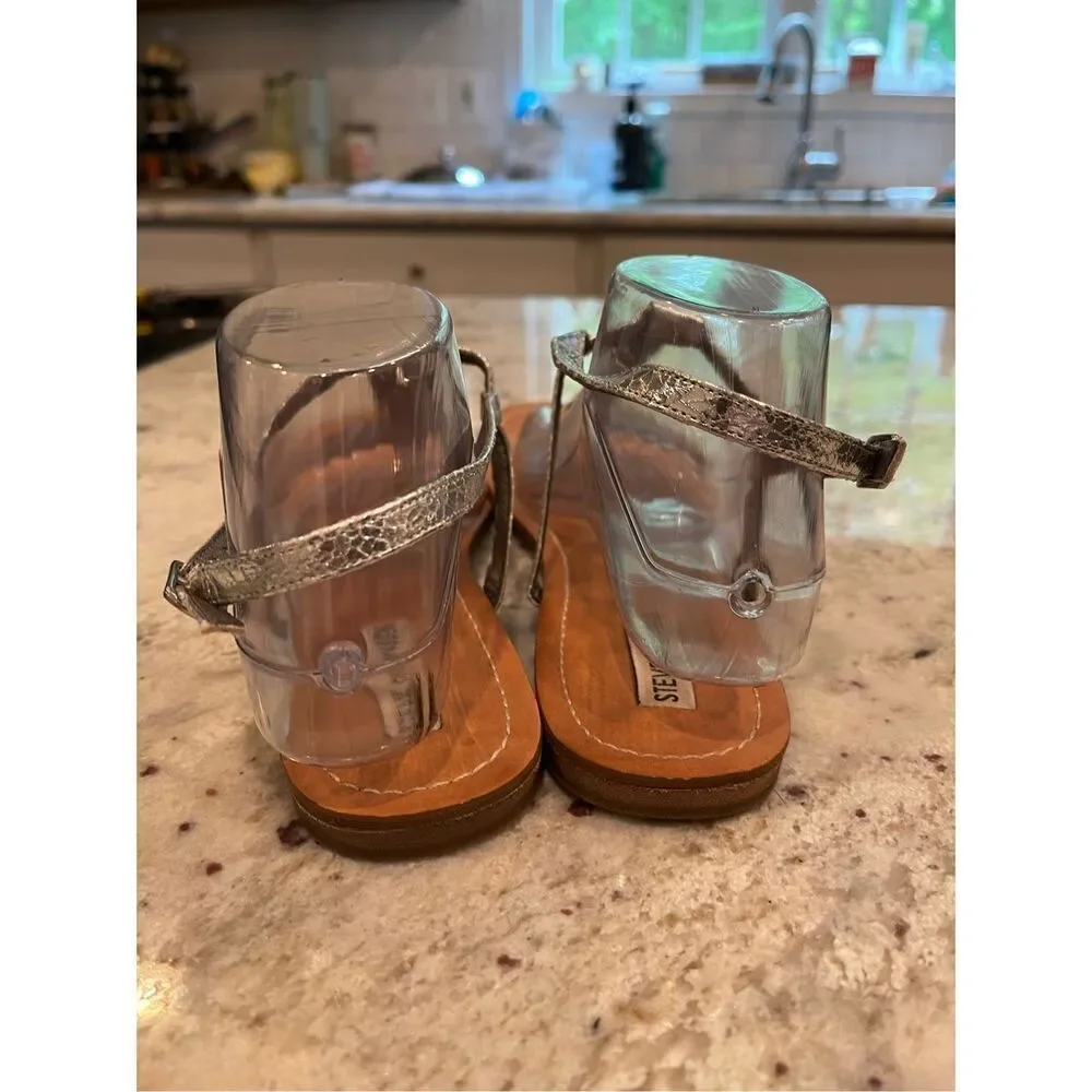 Steve Madden Silver Leather Studded Thong Sandals sz 10 EUC